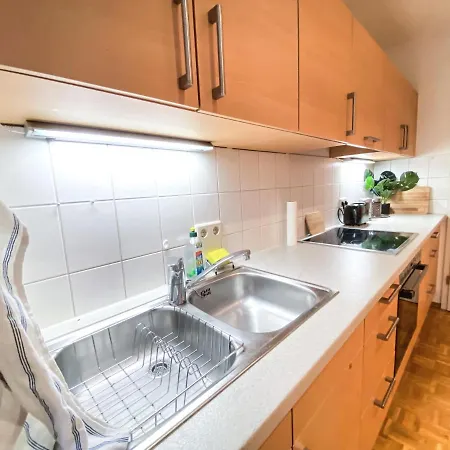 Apartment Historische 3raum Zentrumsnah In - Balkon, Tv, Marmorbad, Privatbibliothek *