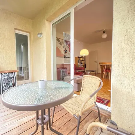 Apartment Historische 3raum Zentrumsnah In - Balkon, Tv, Marmorbad, Privatbibliothek