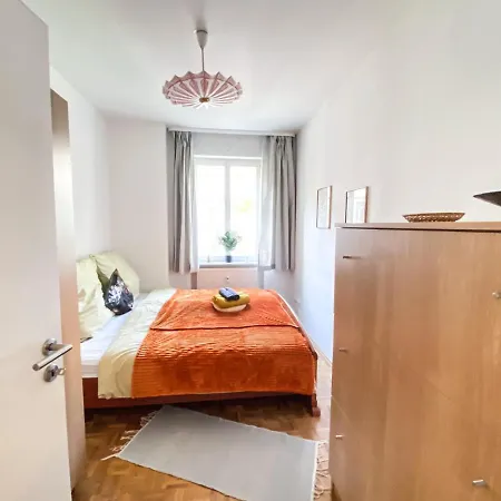 Historische 3raum Zentrumsnah In - Balkon, Tv, Marmorbad, Privatbibliothek Apartment